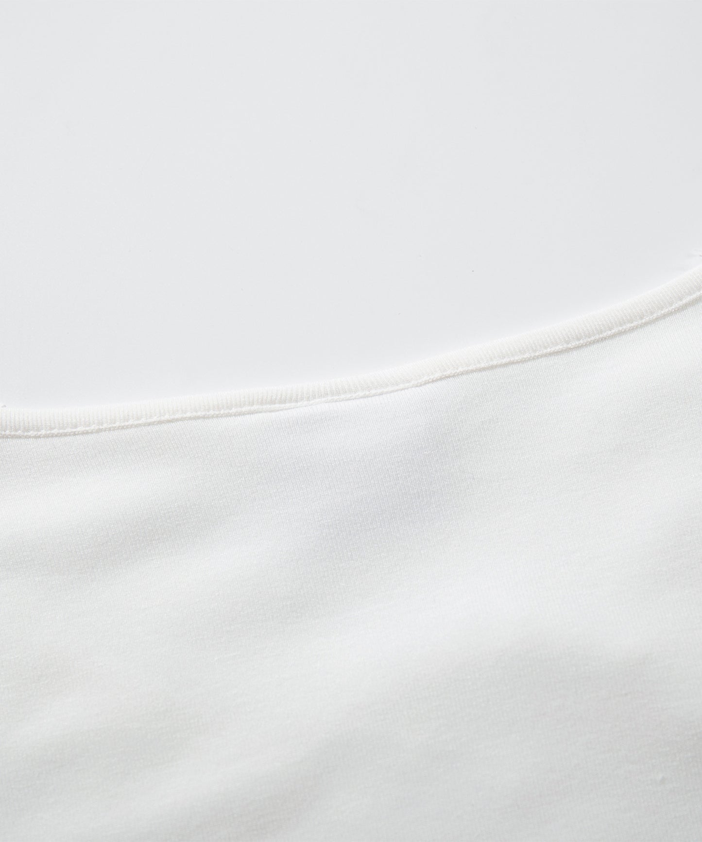 HOOK　for girls -original-　レースVネックプリントシャーリングトップス