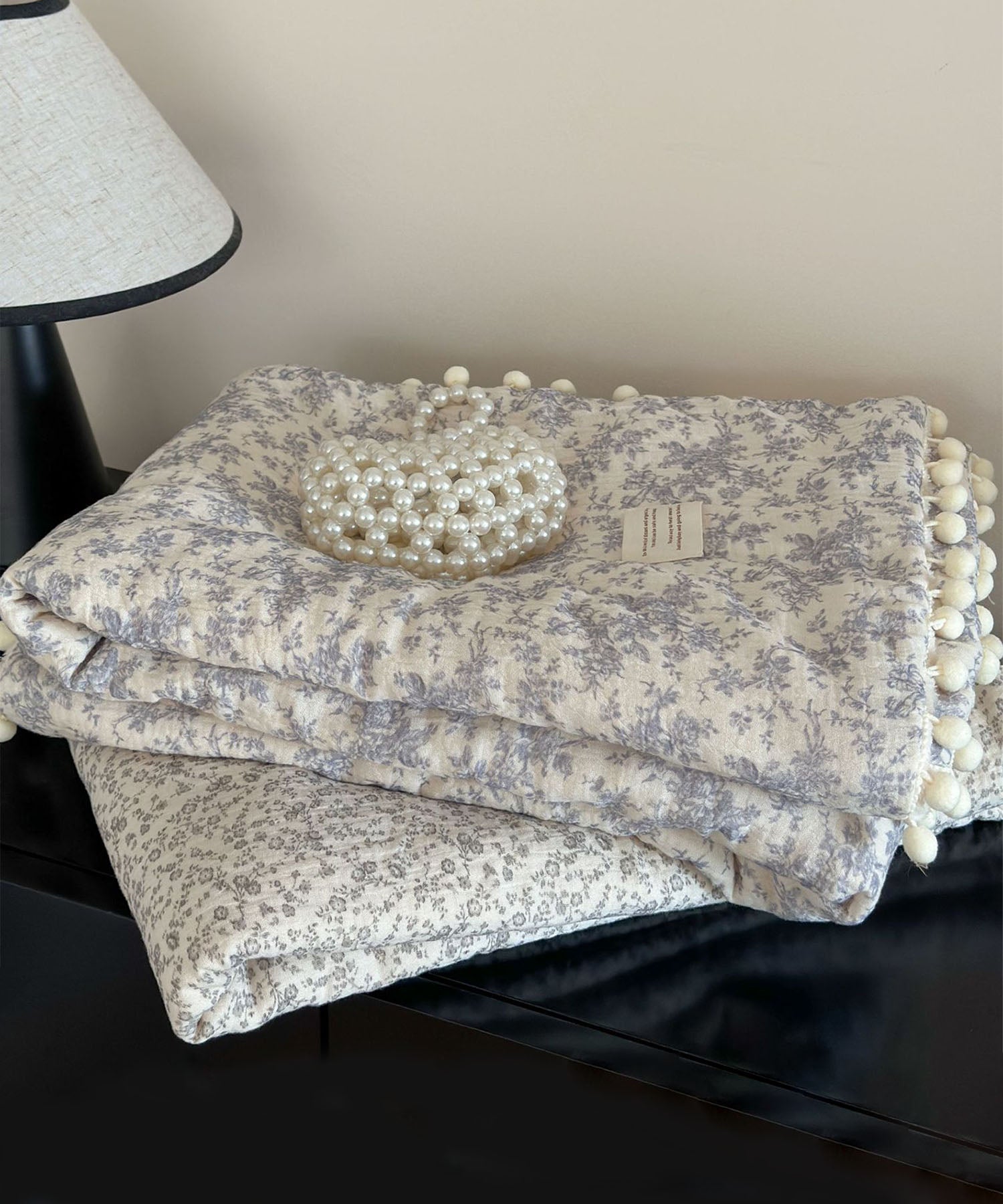 ポンポンリバシーブルブランケット