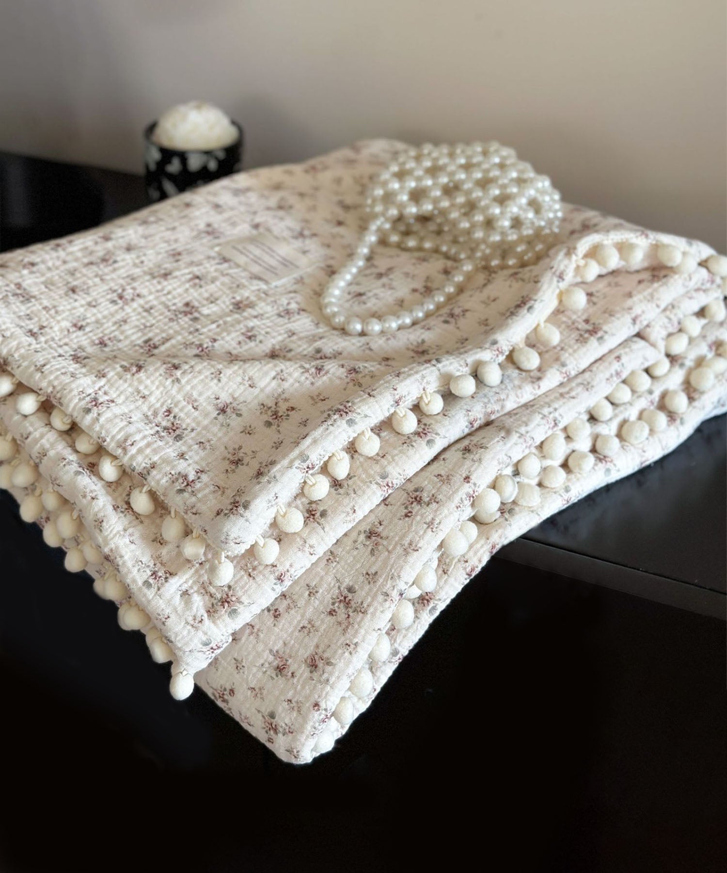 ポンポンリバシーブルブランケット