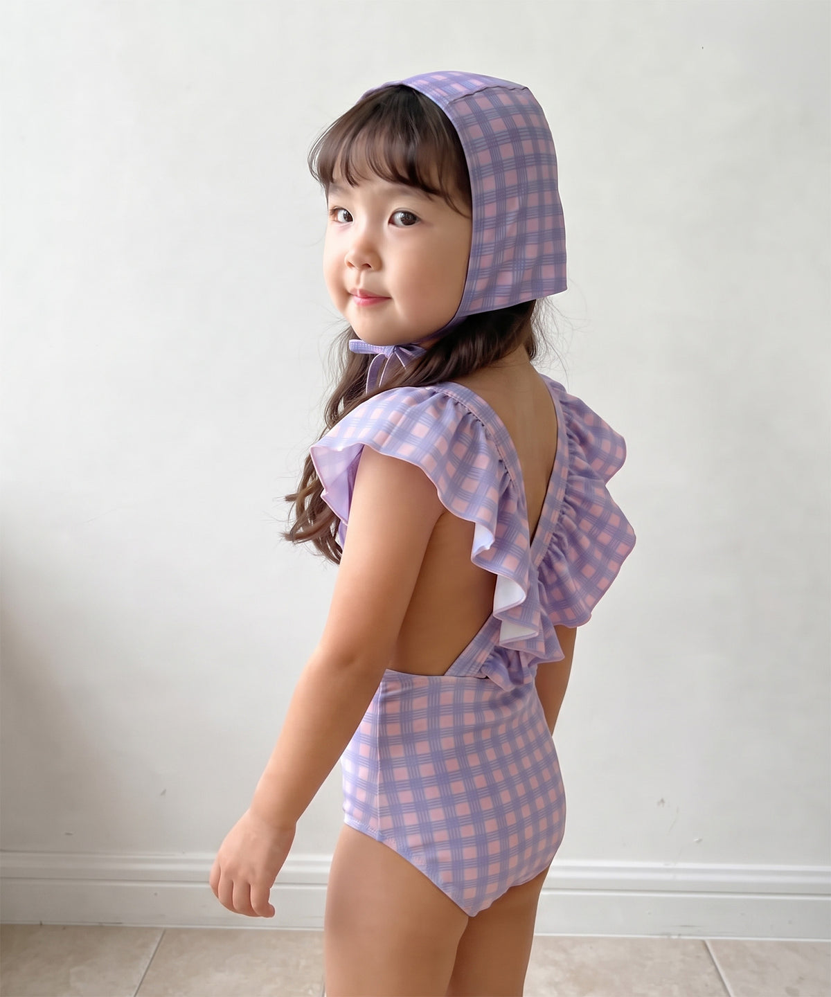 【aimoha-KIDS-】フリルショルダーワンピース水着（スイムキャップ付き）