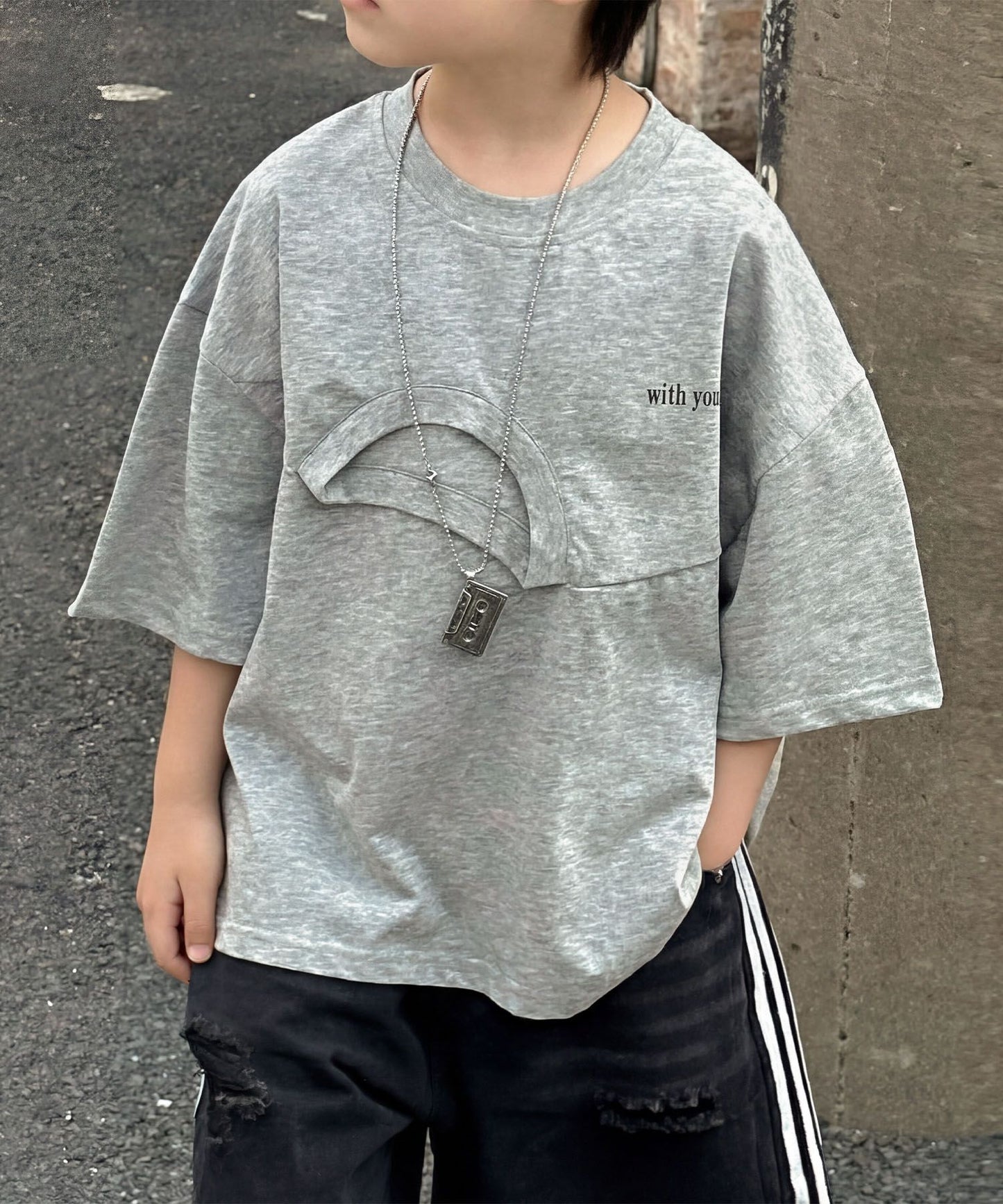 【aimoha-KIDS-】逆さネックデザインTシャツ