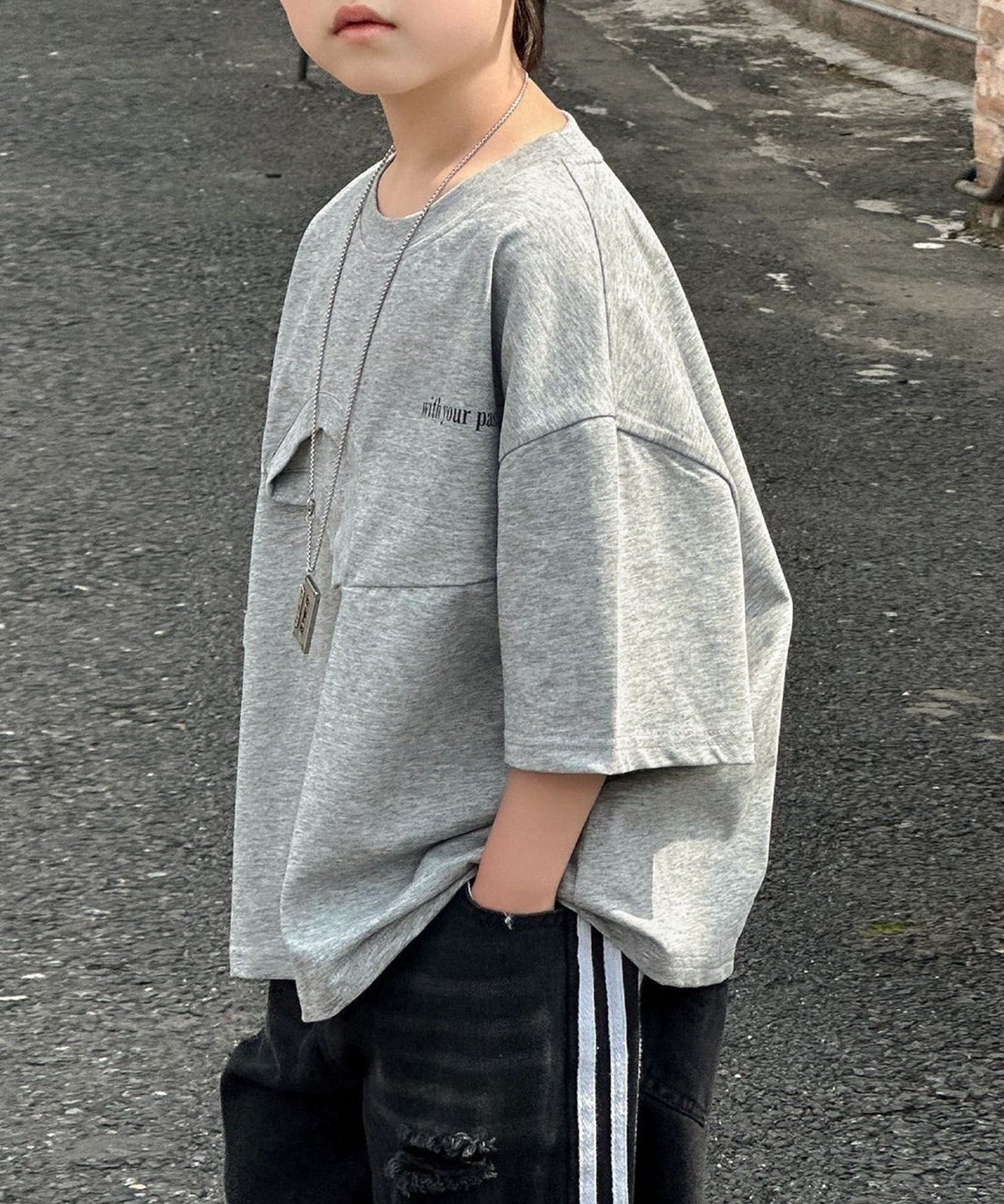 【aimoha-KIDS-】逆さネックデザインTシャツ