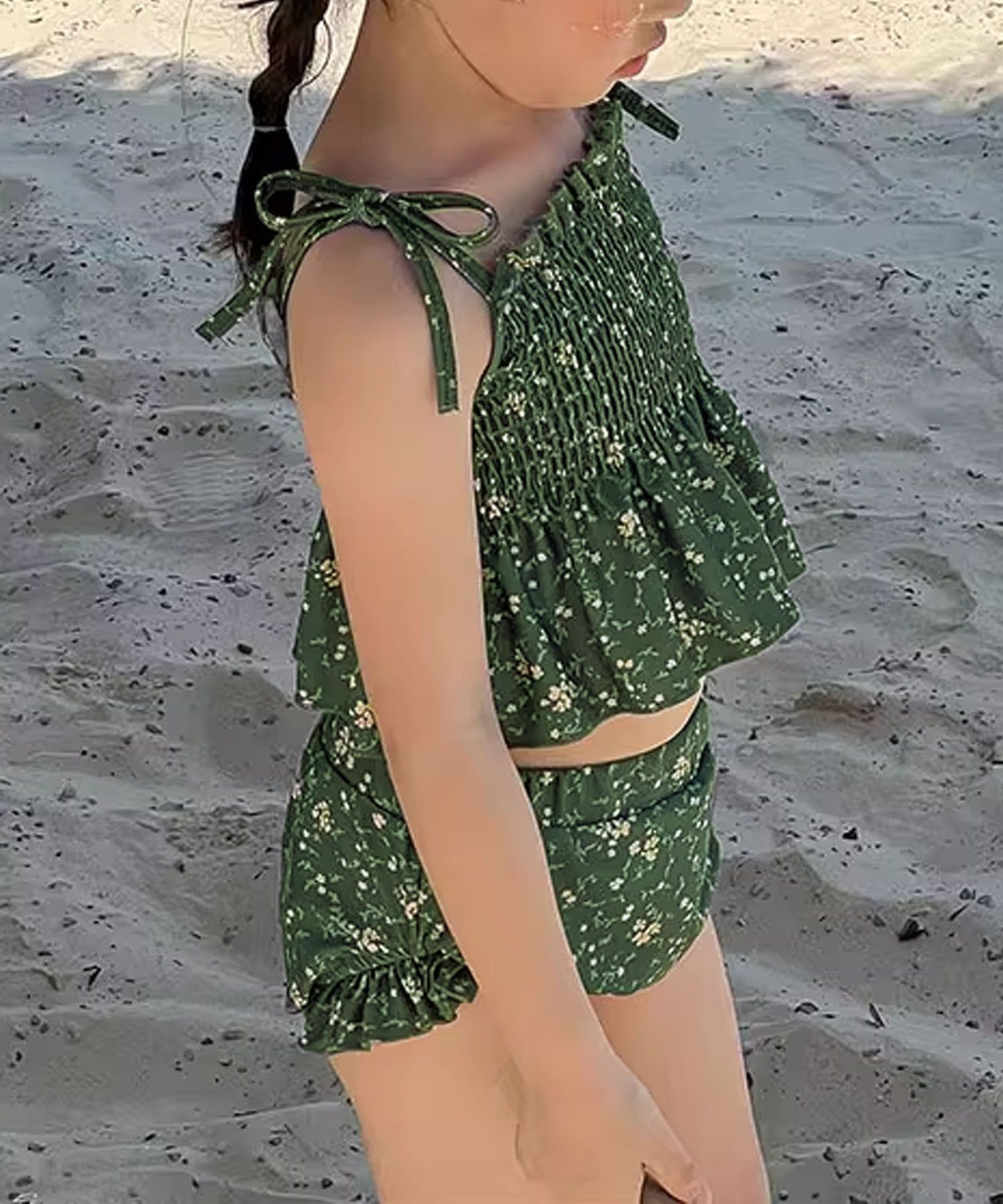 【aimoha-KIDS-】キッズ　花柄シャーリングビキニ　2点セット (SS)