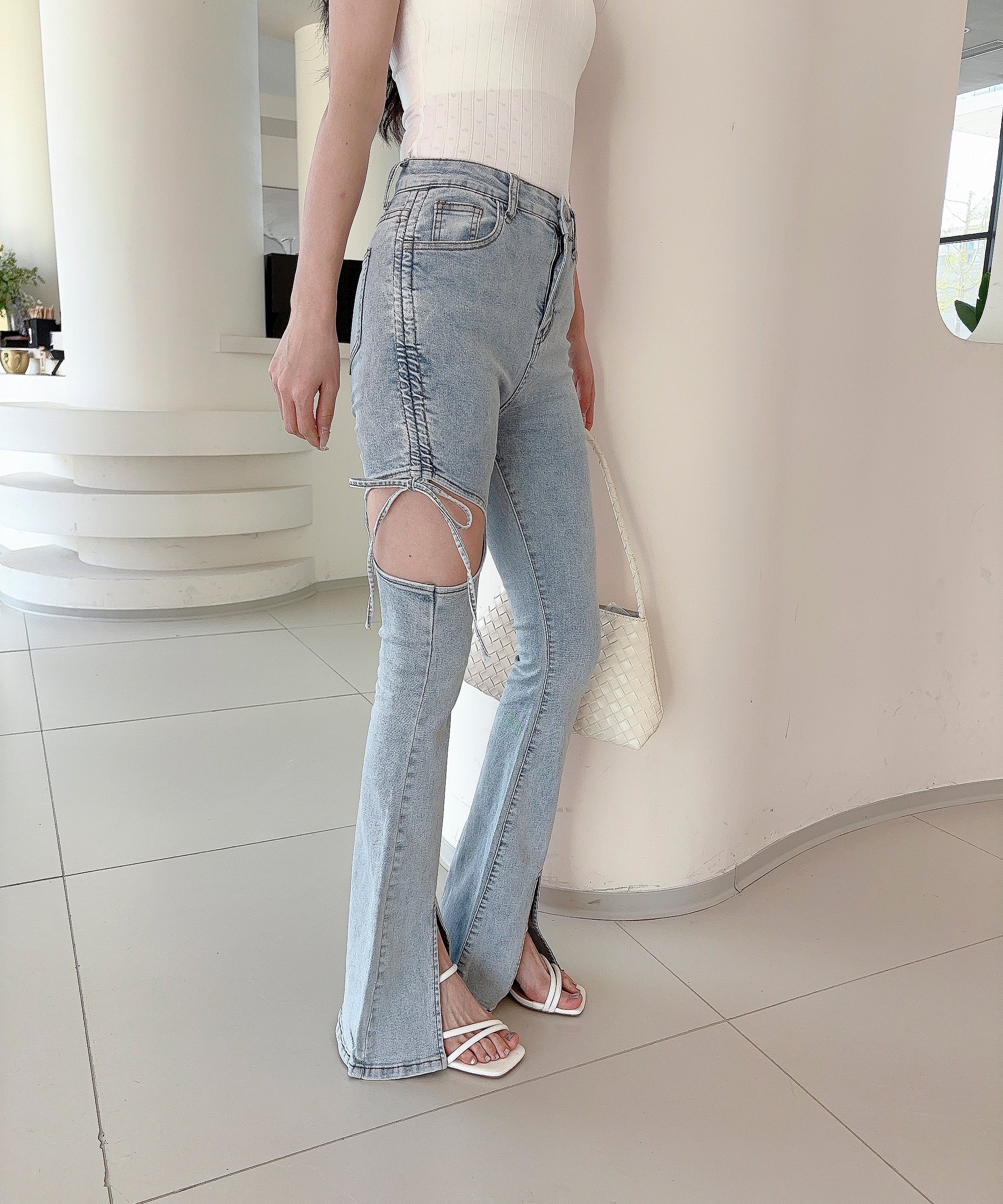 【Jasmine】カットアウトフロントスリットフレアデニムパンツ
