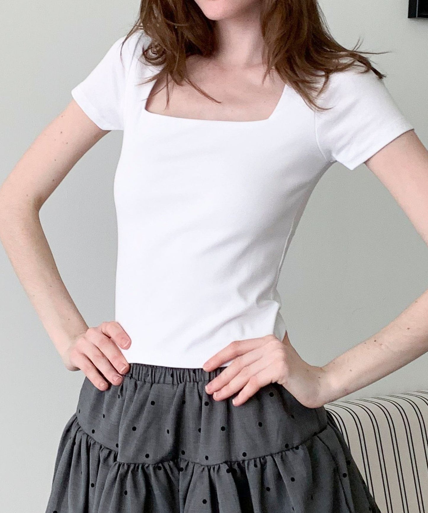 【Jasmine】バックレースアップタイトグロップド丈Tシャツ
