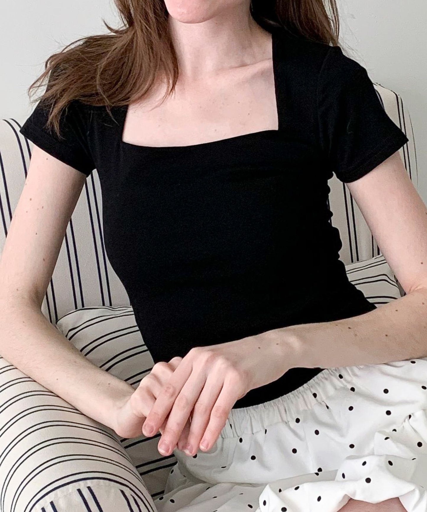 【Jasmine】バックレースアップタイトグロップド丈Tシャツ