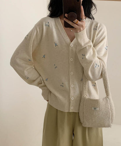 【aimoha】小さな刺繍入りVネックニットカーディガン
