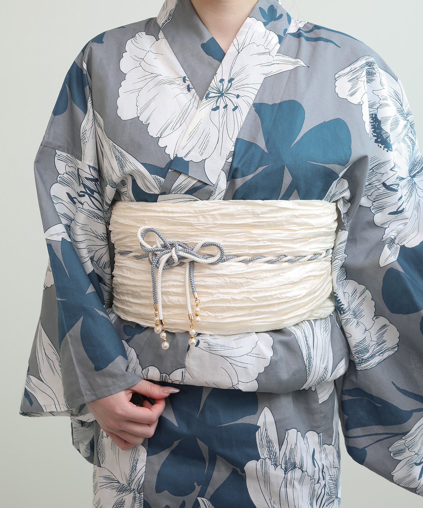 花模様コットン浴衣4点セット ゆかた・へこ帯・下駄・髪飾り
