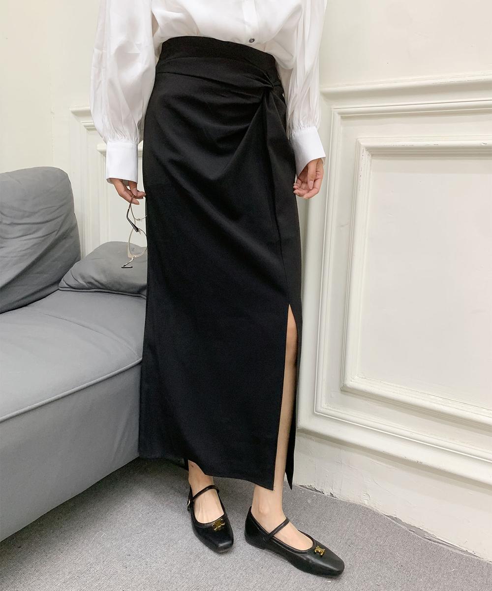 フロントスリット入りロングスカート