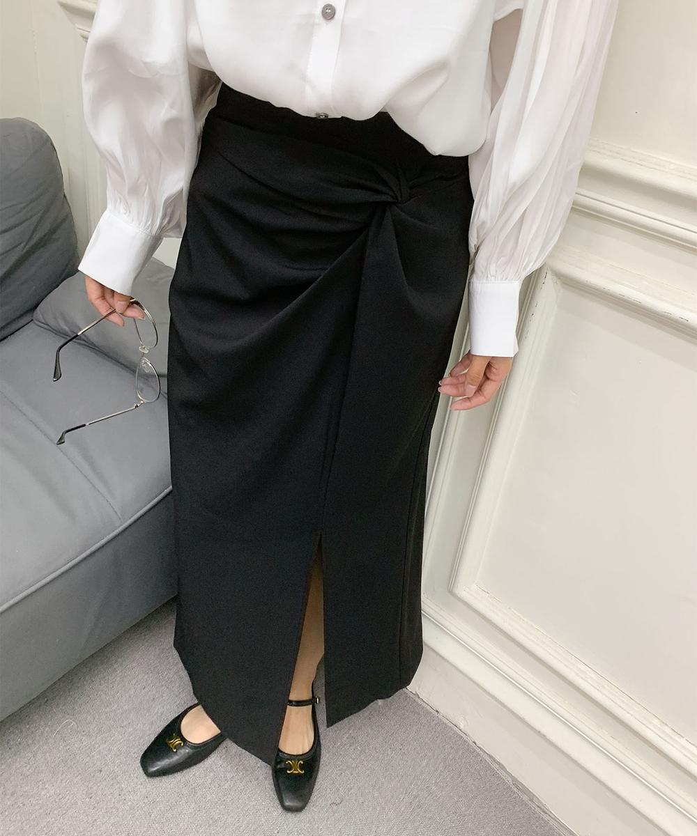 フロントスリット入りロングスカート