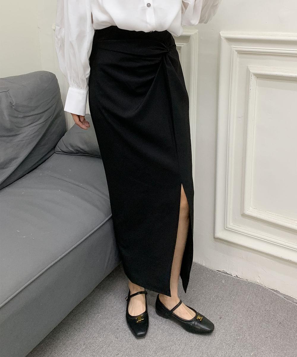 フロントスリット入りロングスカート