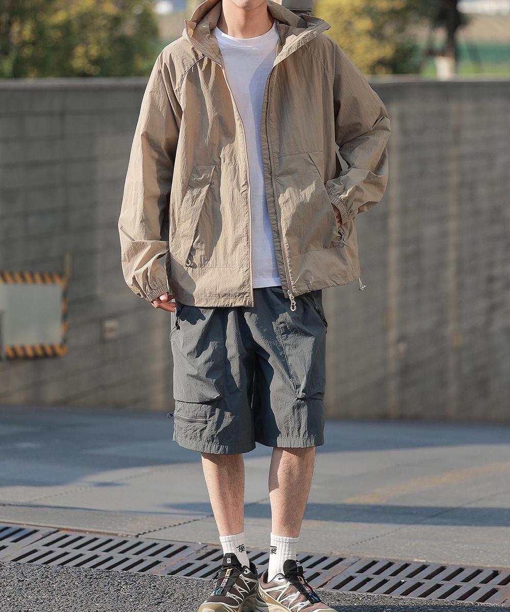 フード付きアウトドアジャケット