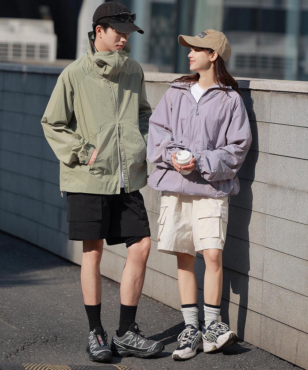 フード付きアウトドアジャケット