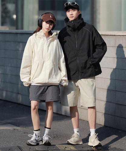フード付きアウトドアジャケット