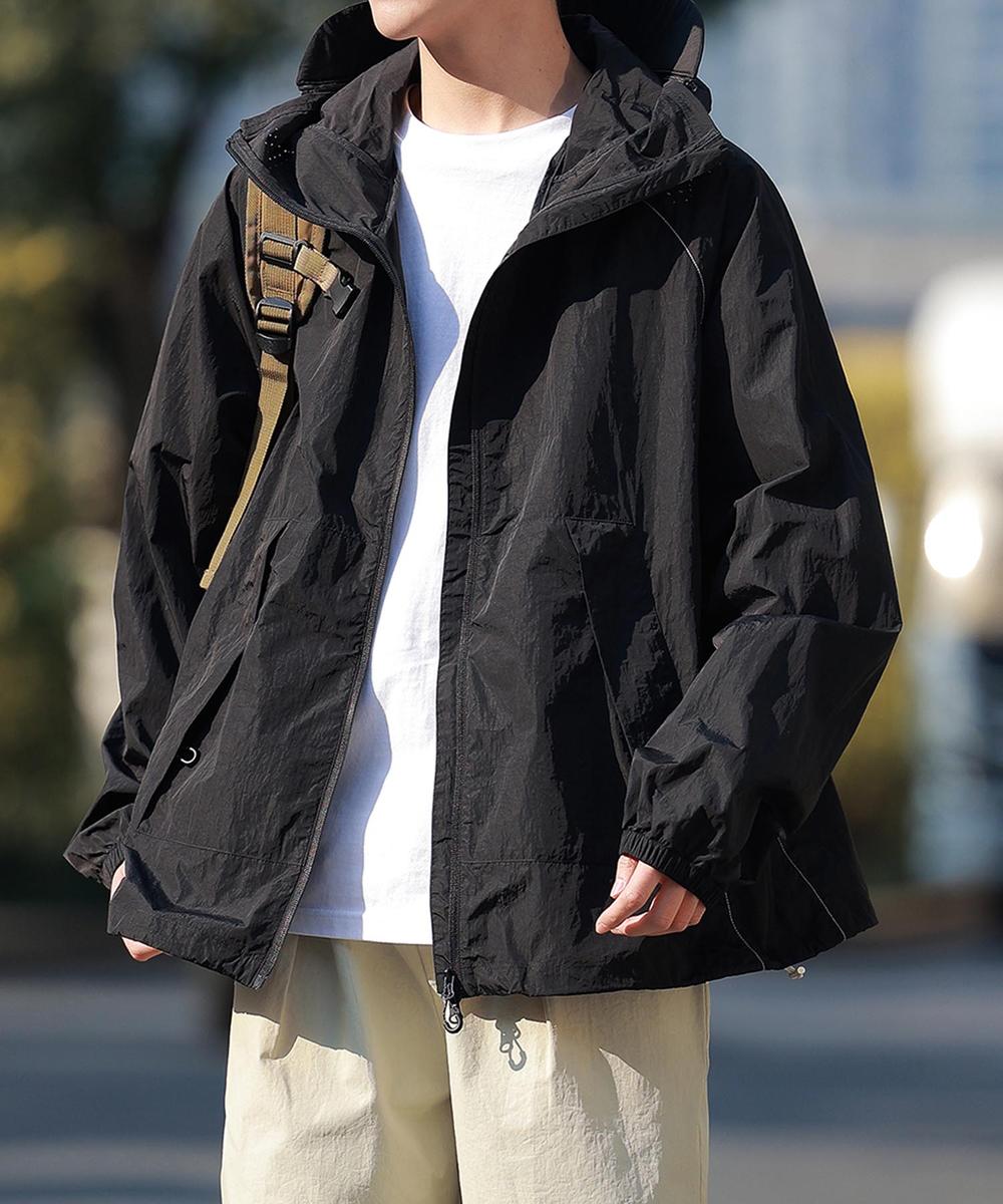 フード付きアウトドアジャケット