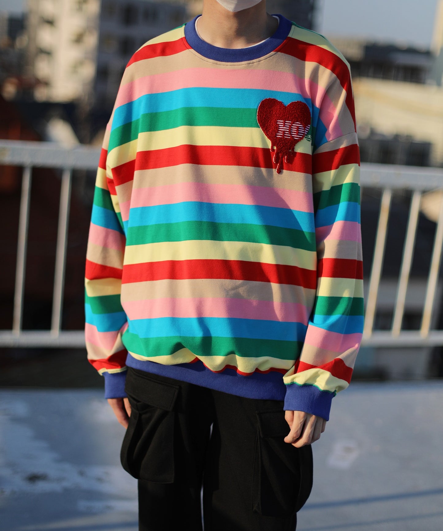 [HOOK -original-] Melting heart embroidery rainbow border ringer sweatshirt