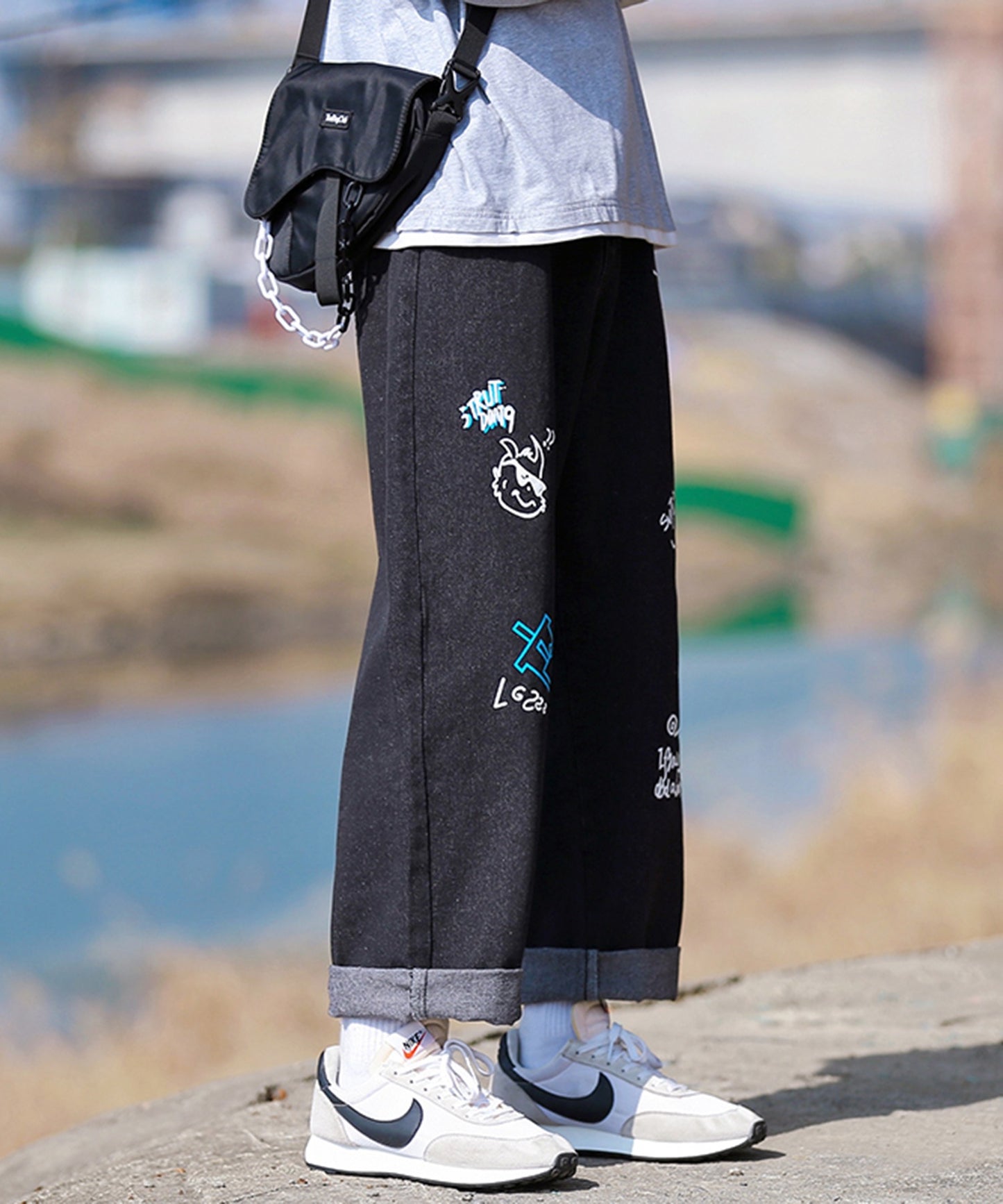 [HOOK] [New] Denim wide pants with graffiti print