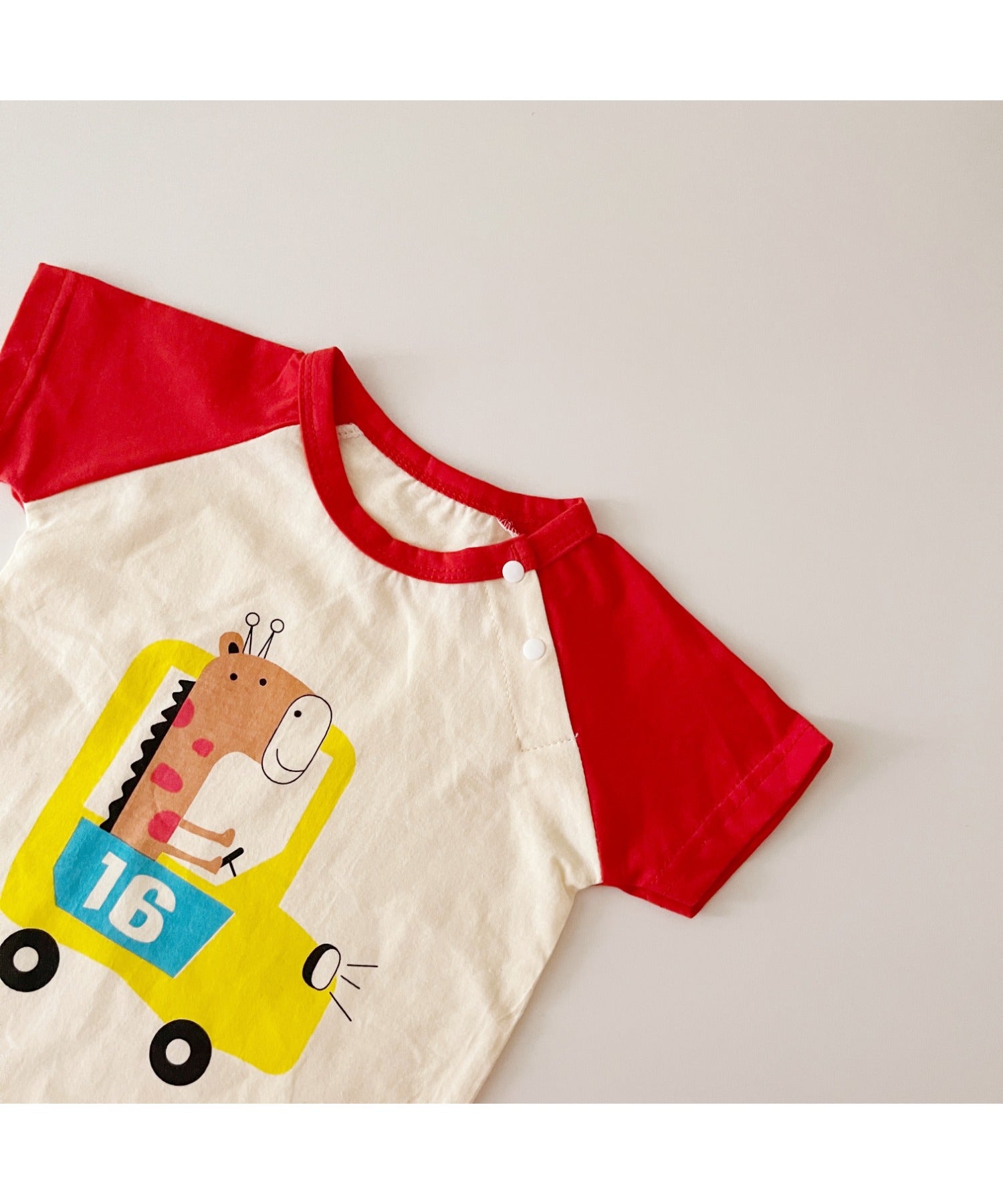 【aimoha-KIDS-】 かわいい動物イラストプリント 袖切り替え半袖tシャツ