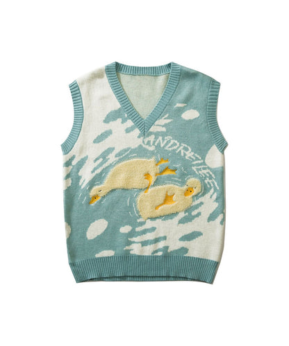 [HOOK] Super cute fluffy koala hill embroidery V-neck knit vest