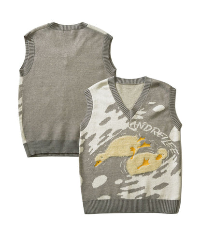 [HOOK] Super cute fluffy koala hill embroidery V-neck knit vest