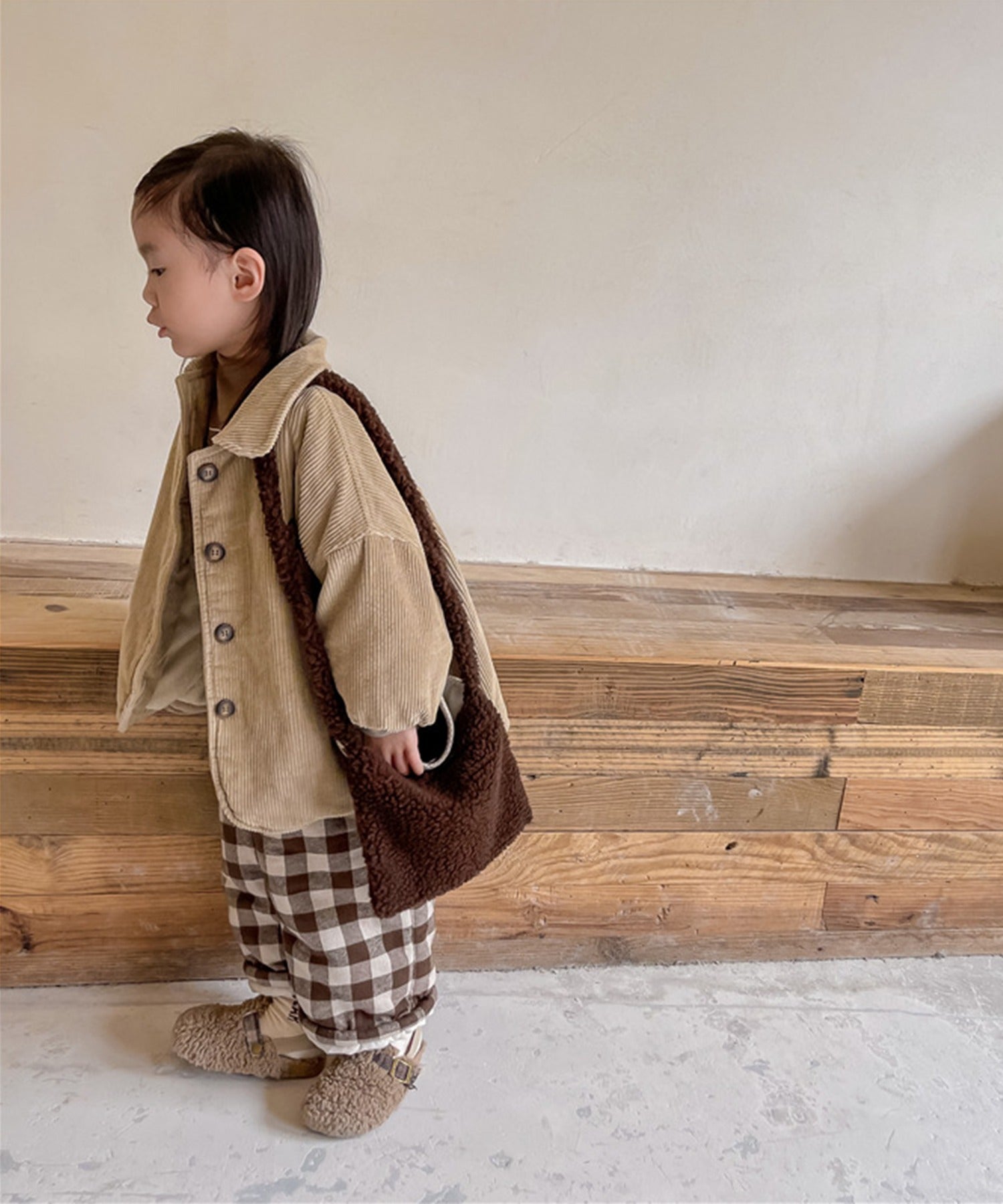 【aimoha-KIDS-】韓国子供服 クマ刺繍ボア裏地暖かい中ボアコーデュロイコート