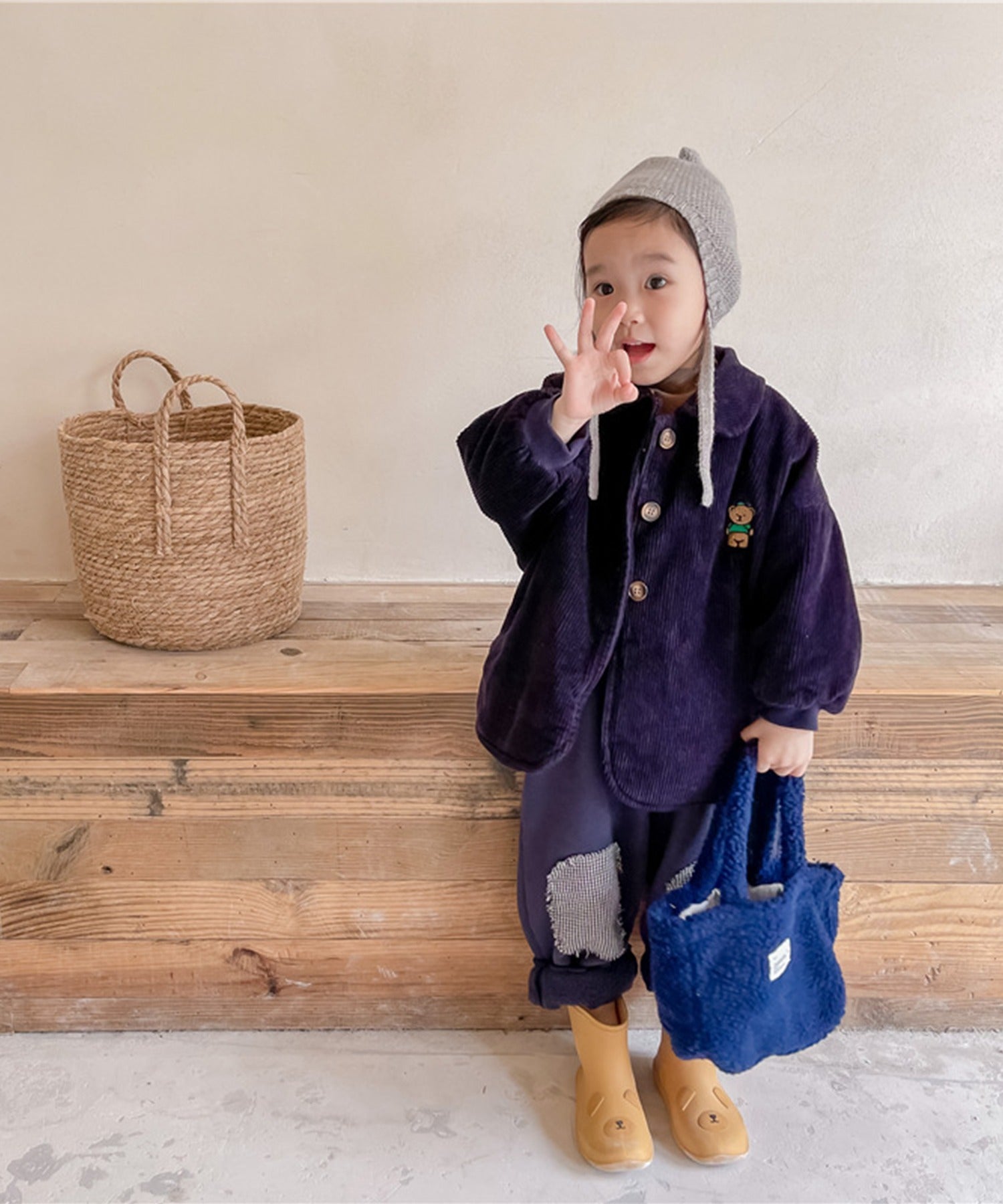 【aimoha-KIDS-】韓国子供服 クマ刺繍ボア裏地暖かい中ボアコーデュロイコート