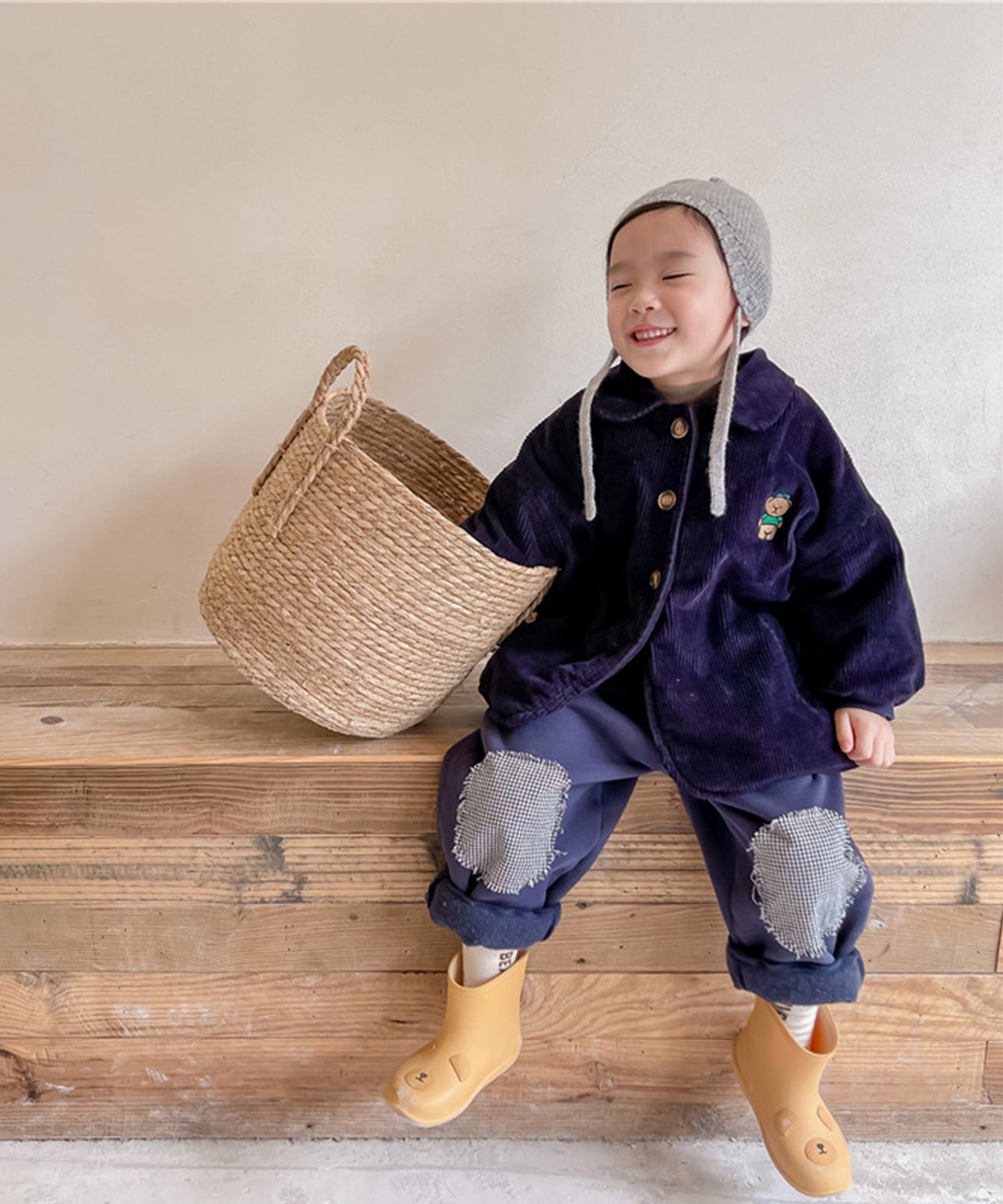 【aimoha-KIDS-】韓国子供服 クマ刺繍ボア裏地暖かい中ボアコーデュロイコート