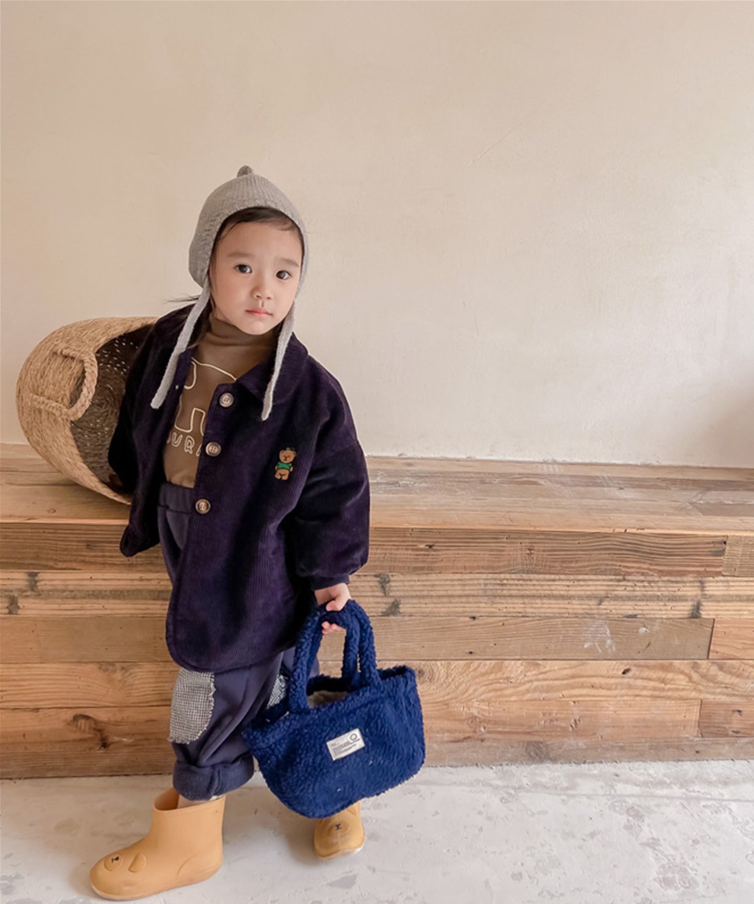 【aimoha-KIDS-】韓国子供服 クマ刺繍ボア裏地暖かい中ボアコーデュロイコート