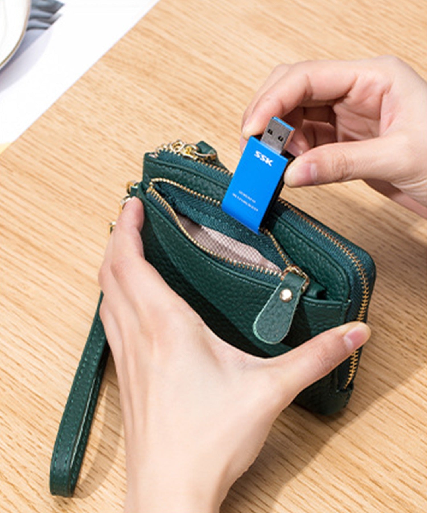 【追跡付】用途多彩☆超限定キャビアミニポーチ【S金具】 楽天市場】【新品】 シャネル ミニポーチ カードポケット付き